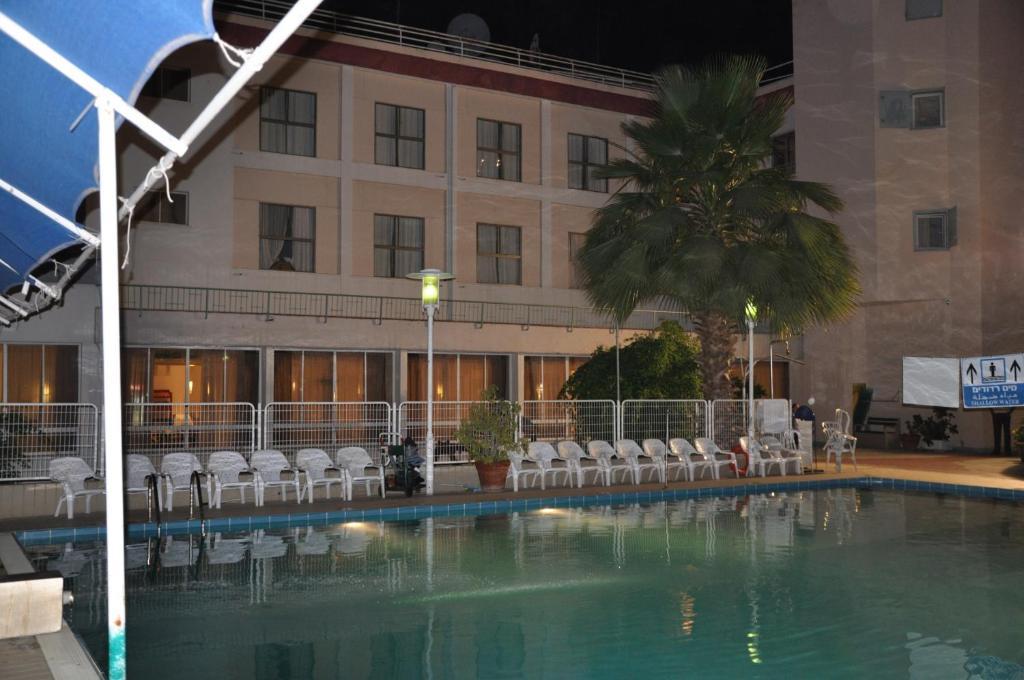 Royal Inn Тиверіада Екстер'єр фото